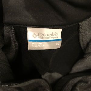 Columbia XS Light weight half zip!